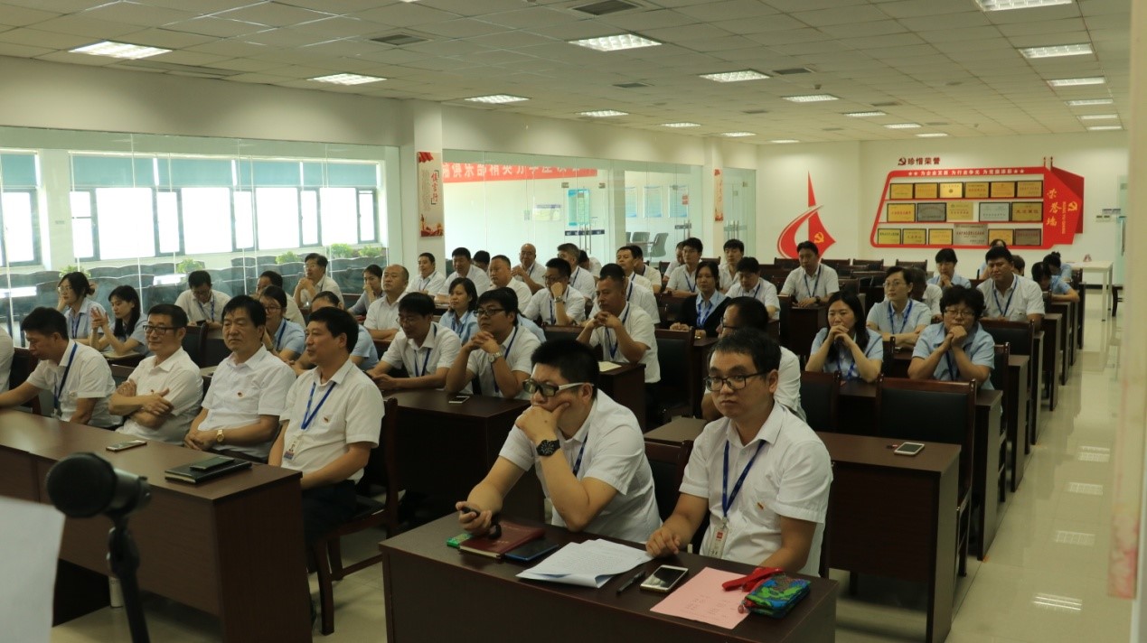 知識競賽爭先鋒   比學(xué)趕超展風(fēng)采 —— 花花牛乳業(yè)集團(tuán)黨委舉辦慶 “七一”黨建知識競賽
