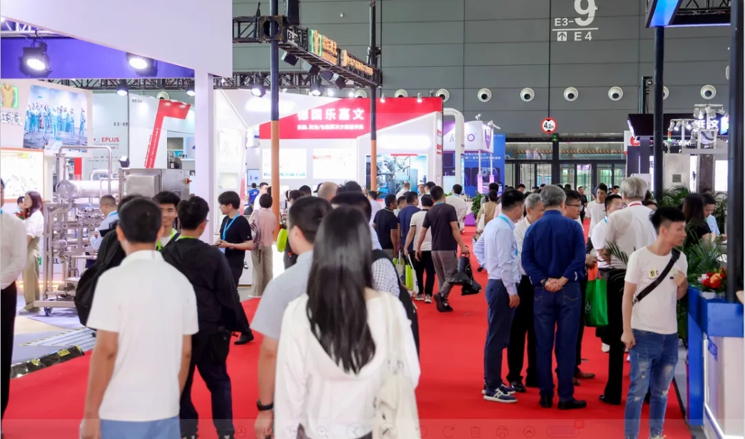 花花牛乳業(yè)集團(tuán)黨委書記、董事長(zhǎng)唐洪峰一行參加中國(guó)乳制品工業(yè)協(xié)會(huì)第三十次年會(huì)暨2024中國(guó)（國(guó)際）乳業(yè)技術(shù)博覽會(huì)