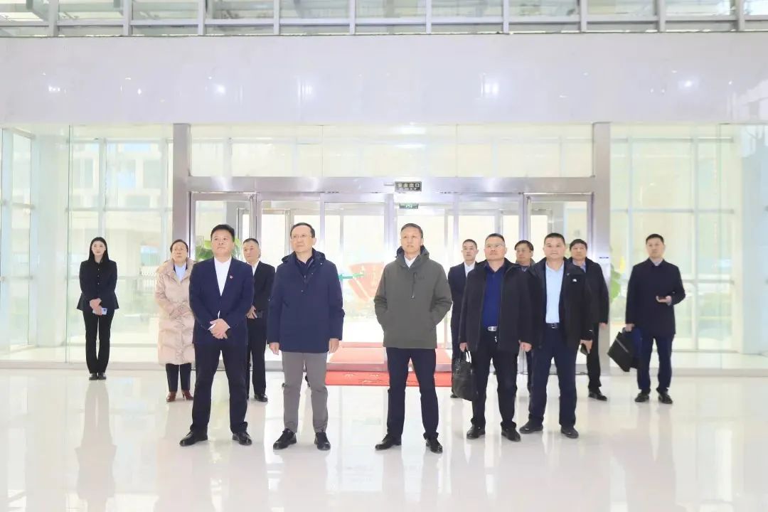 省政府國資委黨委書記、主任李濤一行到花花牛乳業(yè)集團(tuán)調(diào)研