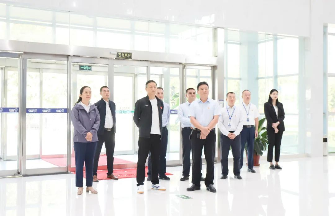 快樂過“雙節(jié)”，安全不放假｜河南農(nóng)投集團(tuán)黨委書記、董事長李曉寰一行蒞臨花花牛乳業(yè)集團(tuán)開展“雙節(jié)”安全生產(chǎn)大檢查活動(dòng)并慰問一線職工、