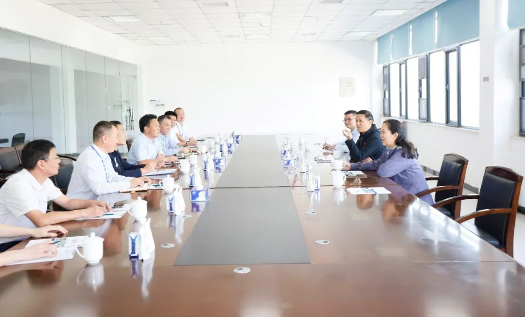 快樂過“雙節(jié)”，安全不放假｜河南農(nóng)投集團(tuán)黨委書記、董事長李曉寰一行蒞臨花花牛乳業(yè)集團(tuán)開展“雙節(jié)”安全生產(chǎn)大檢查活動(dòng)并慰問一線職工、