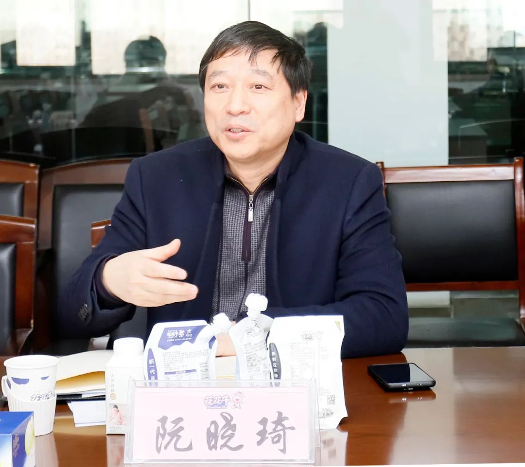 花花牛丨東北農(nóng)大食品學(xué)院院長、中原食品實驗室首席科學(xué)家姜毓君教授蒞臨花花牛乳業(yè)集團(tuán)調(diào)研