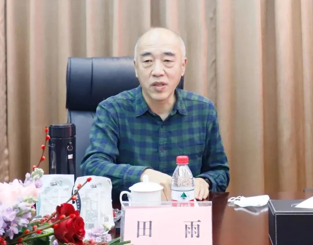 新年開(kāi)新局 合作促發(fā)展丨佳木斯市委常委、副市長(zhǎng)閆志剛一行蒞臨花花牛乳業(yè)集團(tuán)及佳田企業(yè)考察座談