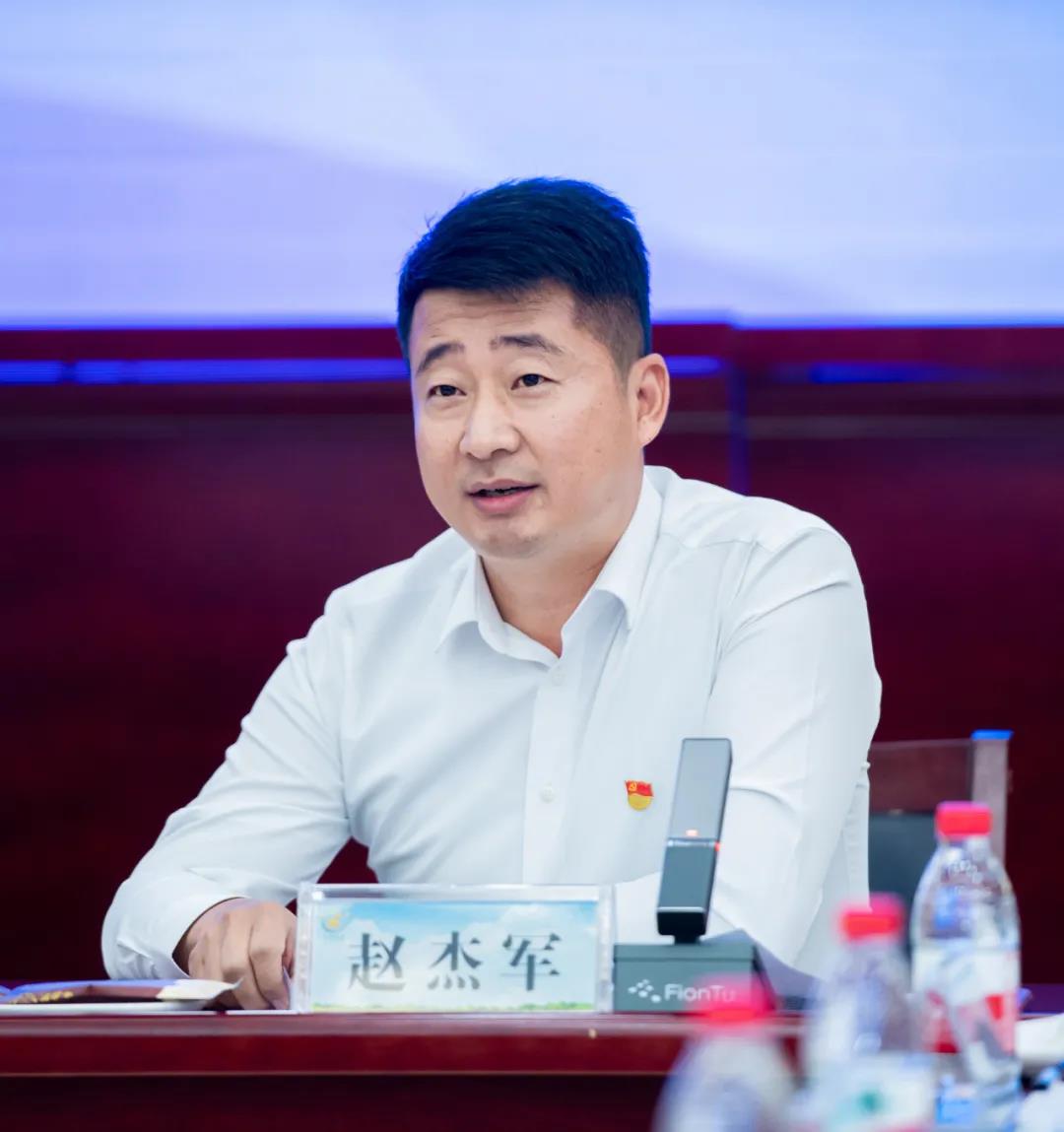 花花牛| 蘭考縣人民政府與蒙牛、花花牛達(dá)成戰(zhàn)略合作 助力河南奶業(yè)高質(zhì)量發(fā)展