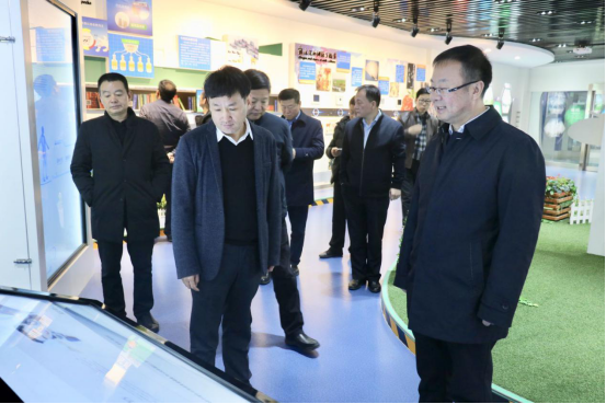 寧夏回族自治區(qū)農(nóng)業(yè)農(nóng)村廳黨組書記、廳長(zhǎng)王剛一行蒞臨花花牛乳業(yè)集團(tuán)調(diào)研