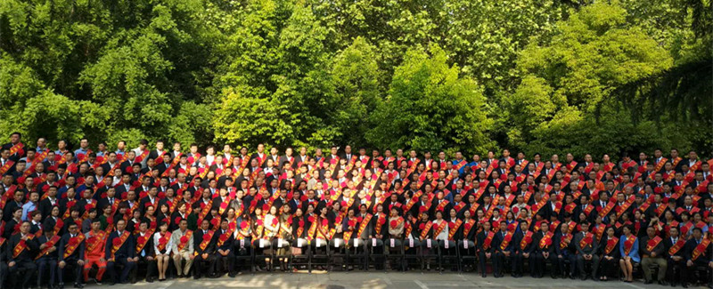 河南花花牛乳業(yè)集團股份有限公司阮曉琦、王曉龍榮獲“鄭州市勞動模范”榮譽稱號