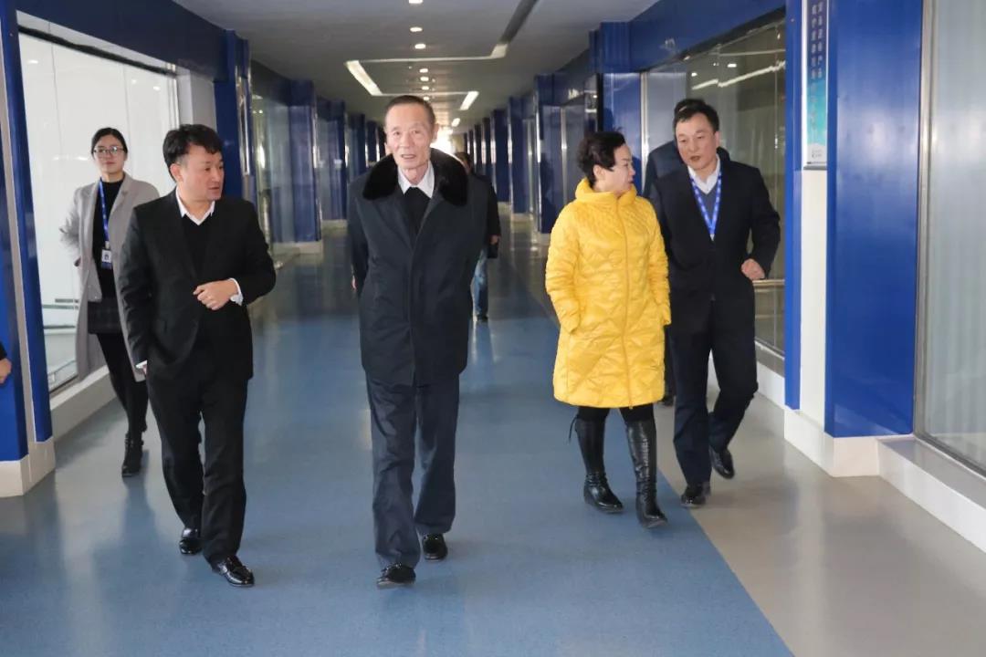 中國奶業(yè)協(xié)會高鴻賓會長蒞臨花花牛指導工作 中國奶業(yè)協(xié)會高鴻賓會長蒞臨花花牛指導工作