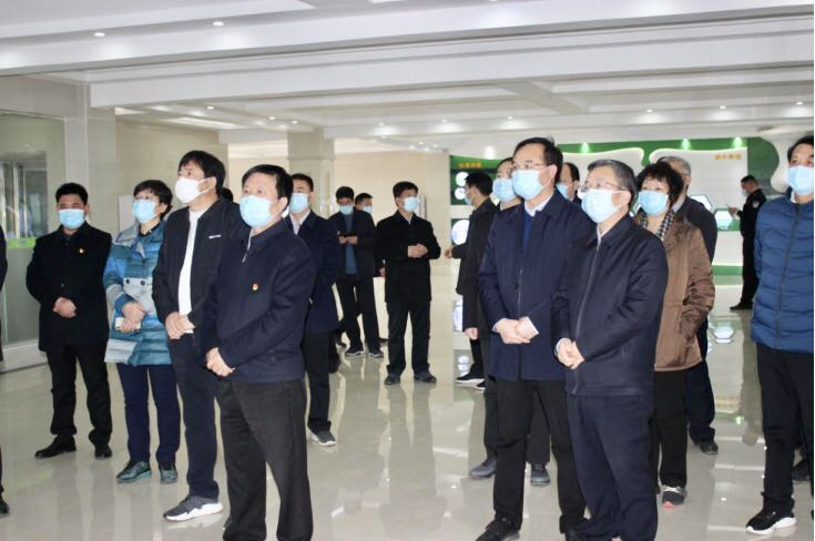 平頂山市委書記周斌一行蒞臨花花牛乳業(yè)集團 魯山瑞亞牧業(yè)有限公司調(diào)研疫情防控和復(fù)工復(fù)產(chǎn)情況 平頂山市委書記周斌一行蒞臨花花牛乳業(yè)集團 魯山瑞亞牧業(yè)有限公司調(diào)研疫情防控和復(fù)工復(fù)產(chǎn)情況