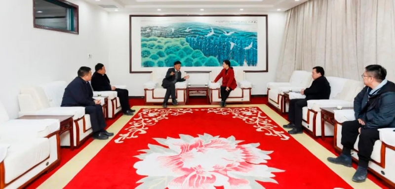 發(fā)揮產業(yè)優(yōu)勢 助力鄉(xiāng)村振興 | 民權縣委副書記、縣長王靜嫻會見關曉彥董事長一行