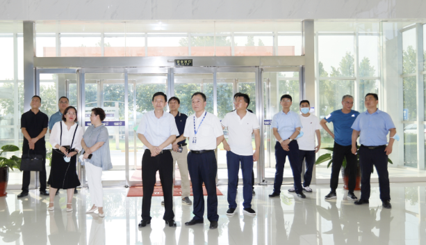 快訊|鄭州市二七區(qū)委副書記、區(qū)長虎榮鑫蒞臨河南花花牛乳業(yè)集團調(diào)研